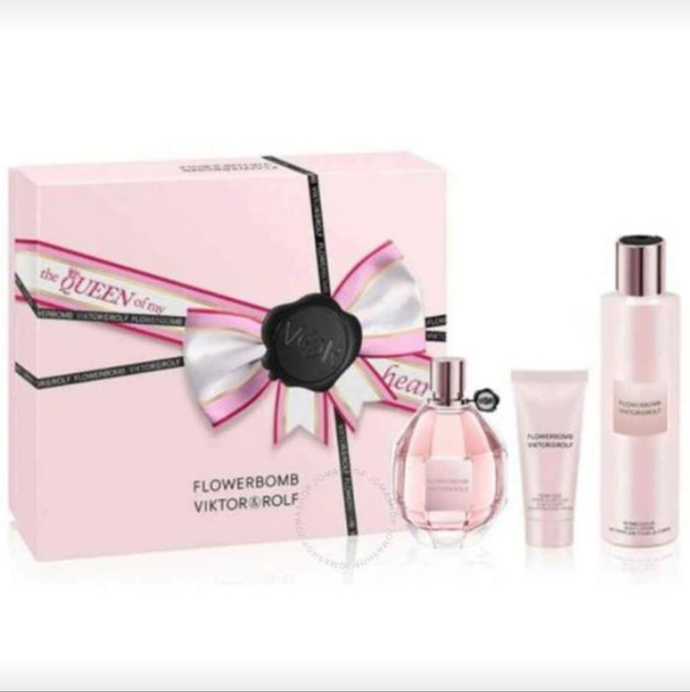Flowerbomb Perfume And Moisturizer Gift Set